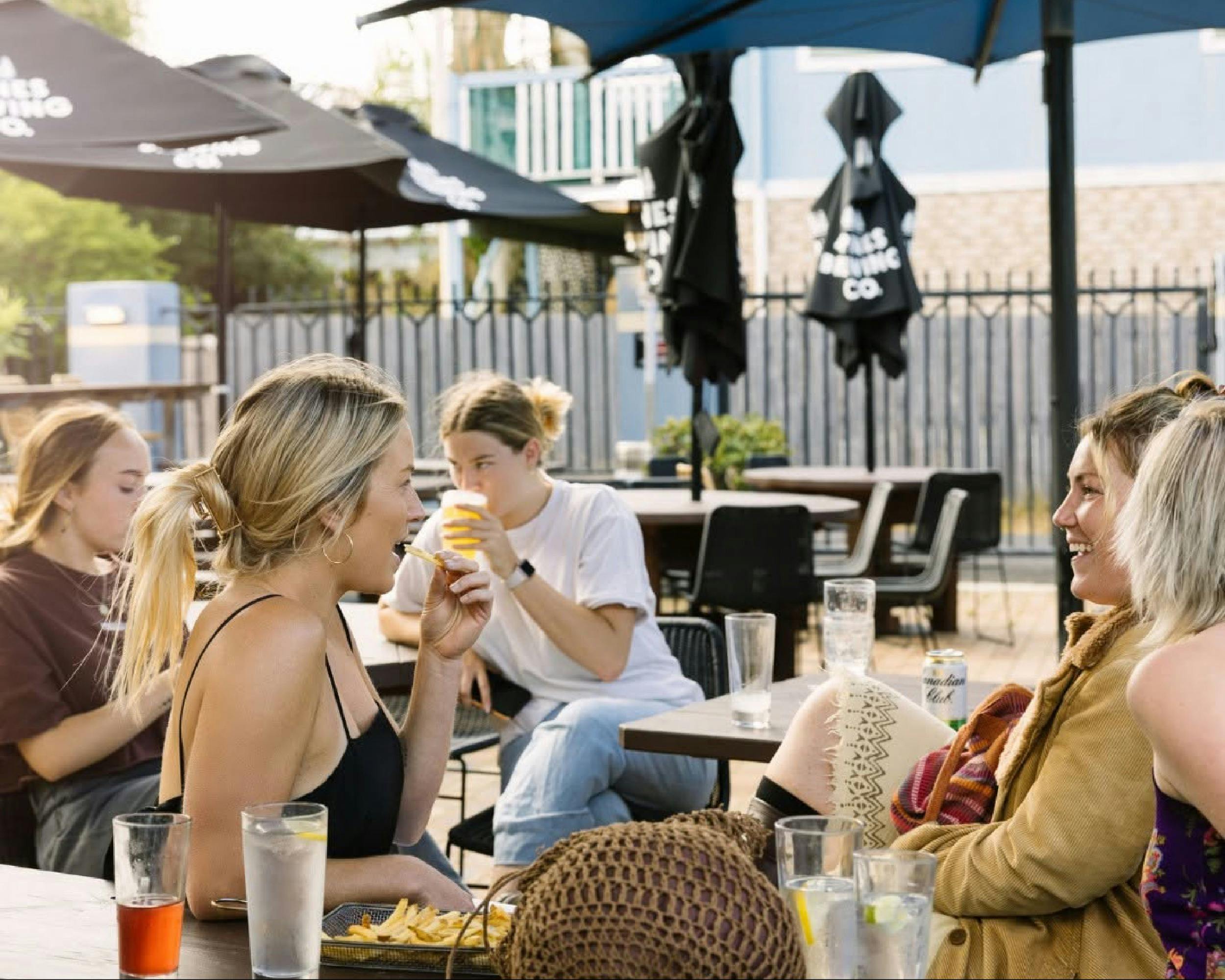 Hotel Illawong Beer Garden