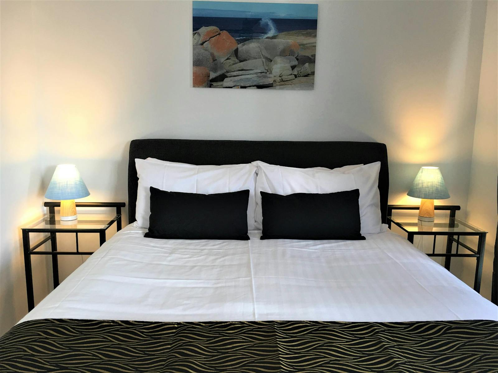 The Banksia Room has a super comfortable queen bed with cosy electric blanket and crisp linen.