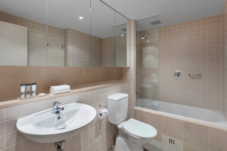 ONE BEDROOM APARTMENT