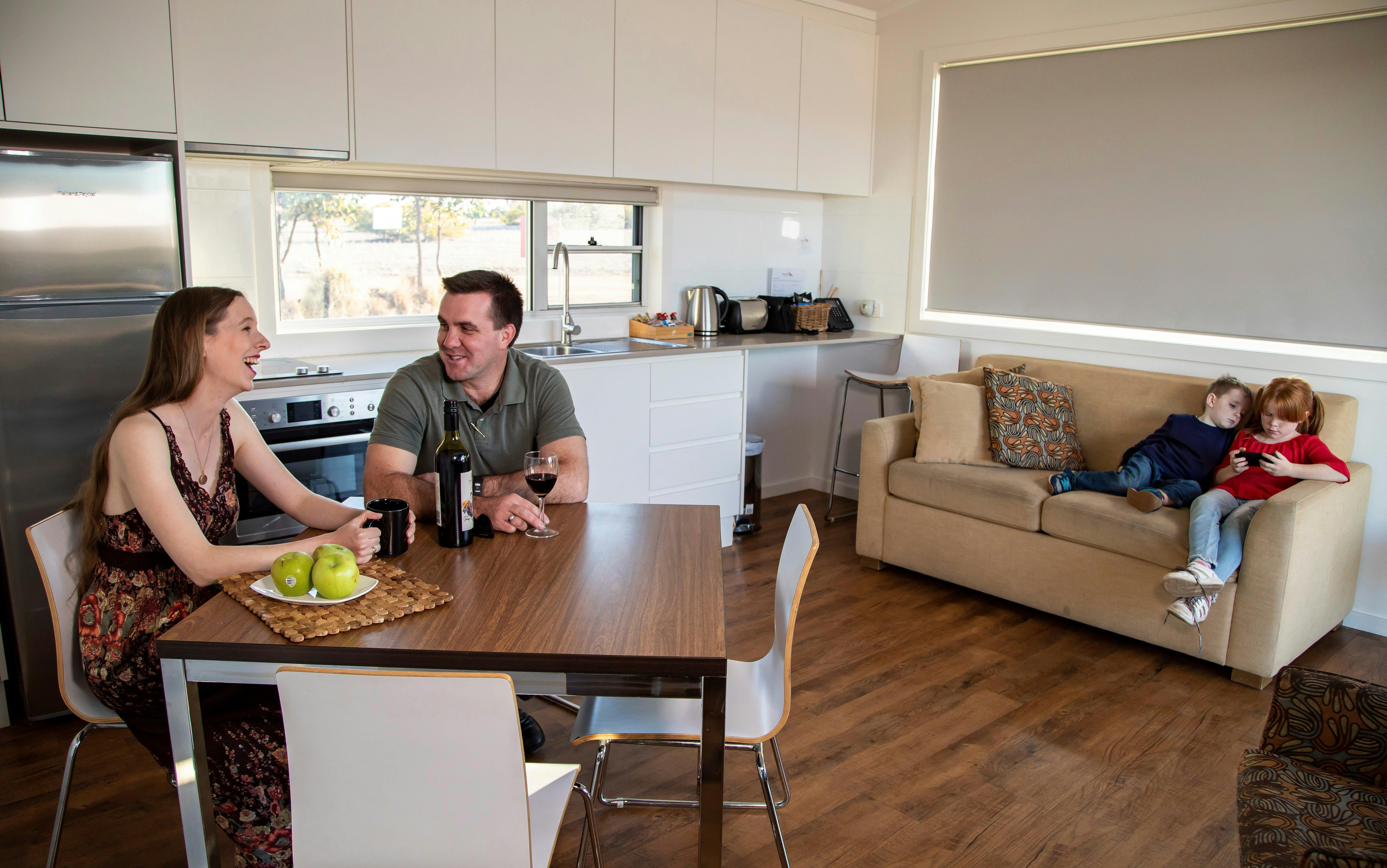 サバンナキャビン、タロンガウエスタンプレーンズ動物園ダボ