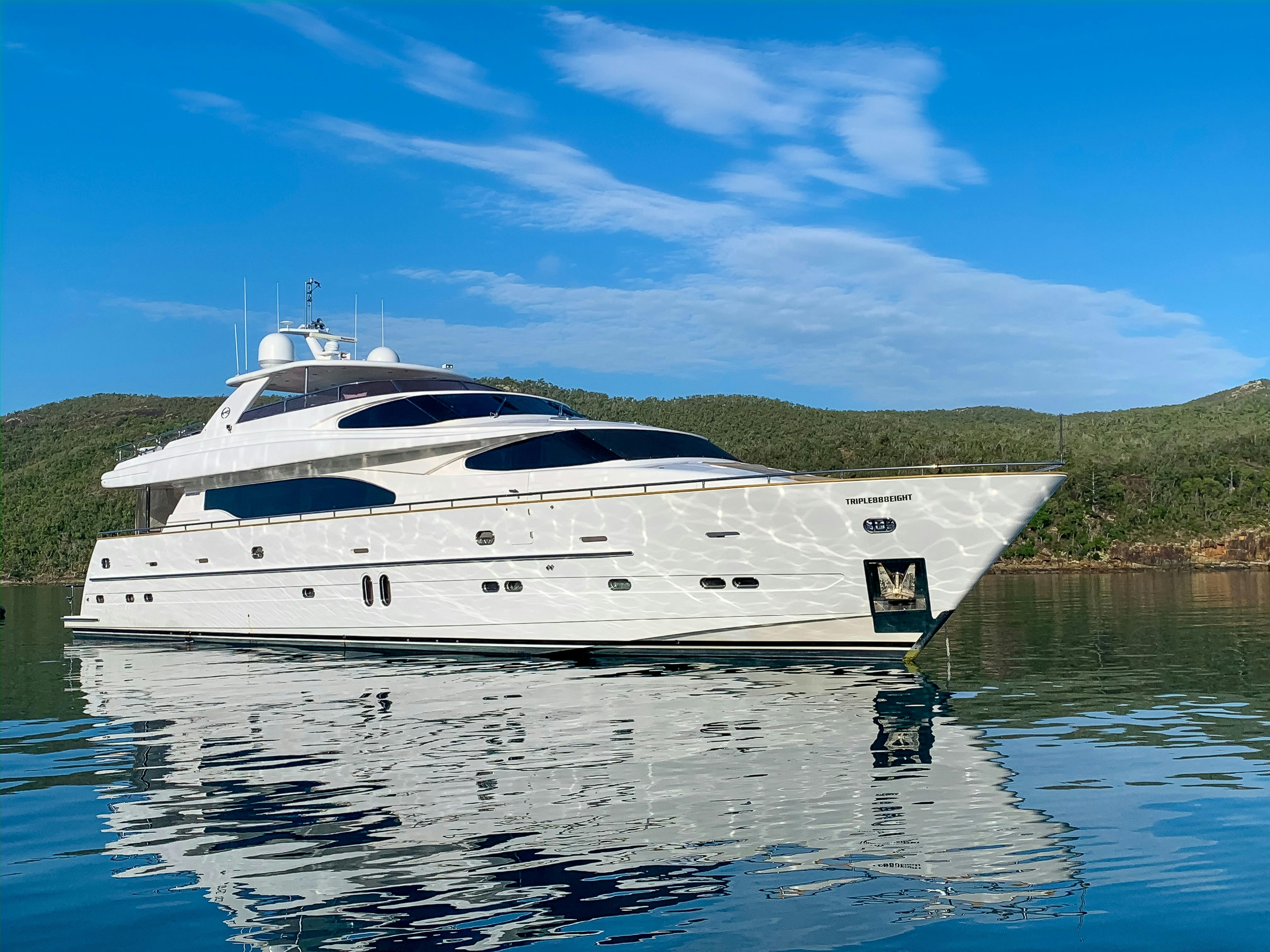 YOTSPACE superyacht  charters Whitsundays