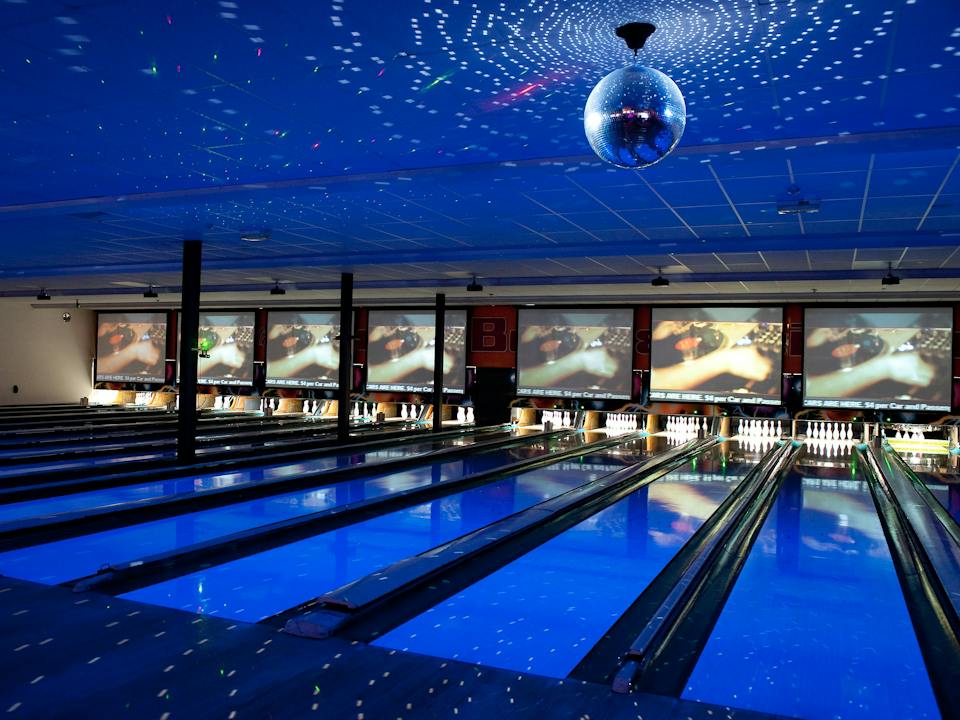 Glow Bowling