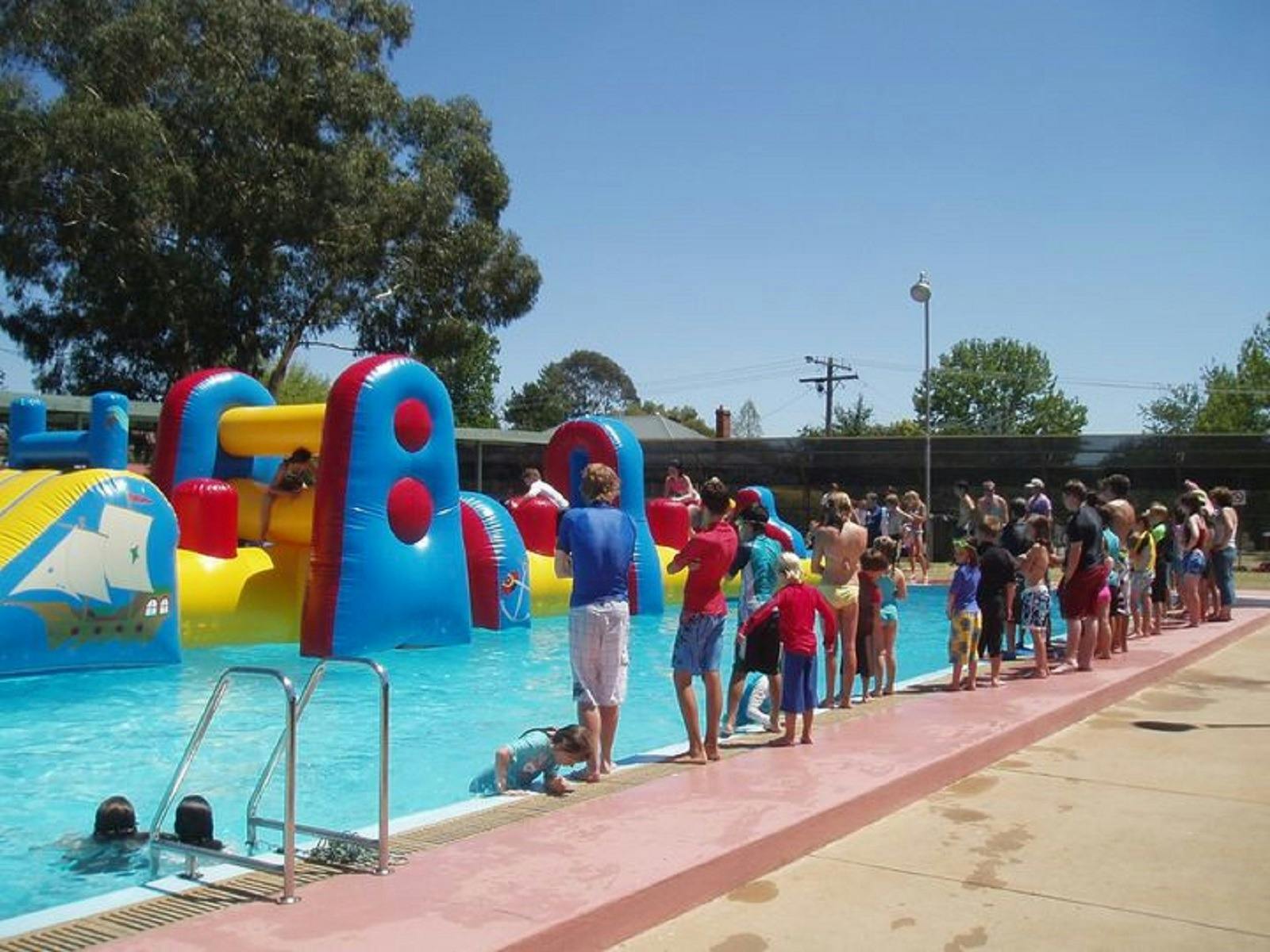 Youth Hub at the Swimming Pool - Great Vic Bike Ride