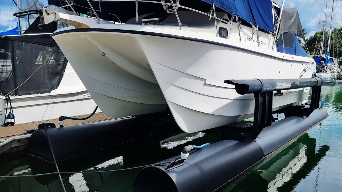 Marina Mooring with Airdock