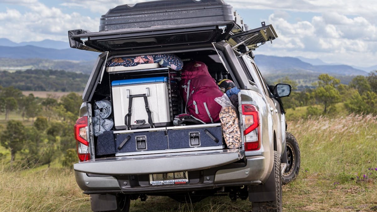 Desert Sands 4x4 Campervan - sleeps and seats 5 people
