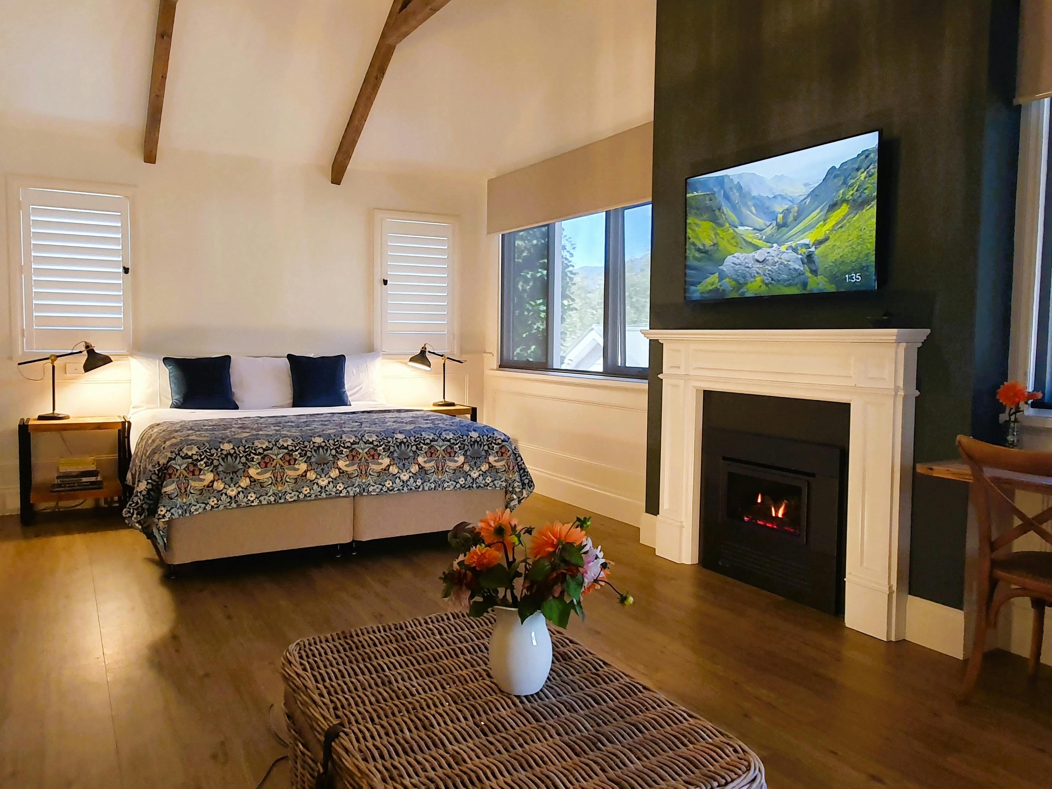 Canopy Cathedral Studio at Scenic Marysville