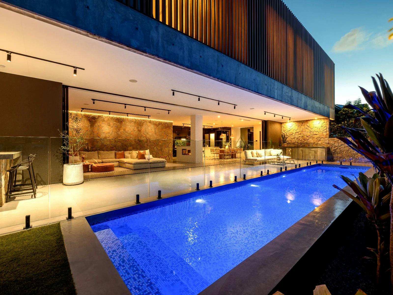 Pool side bar with bar fridges, commercial ice machine and outdoor TV