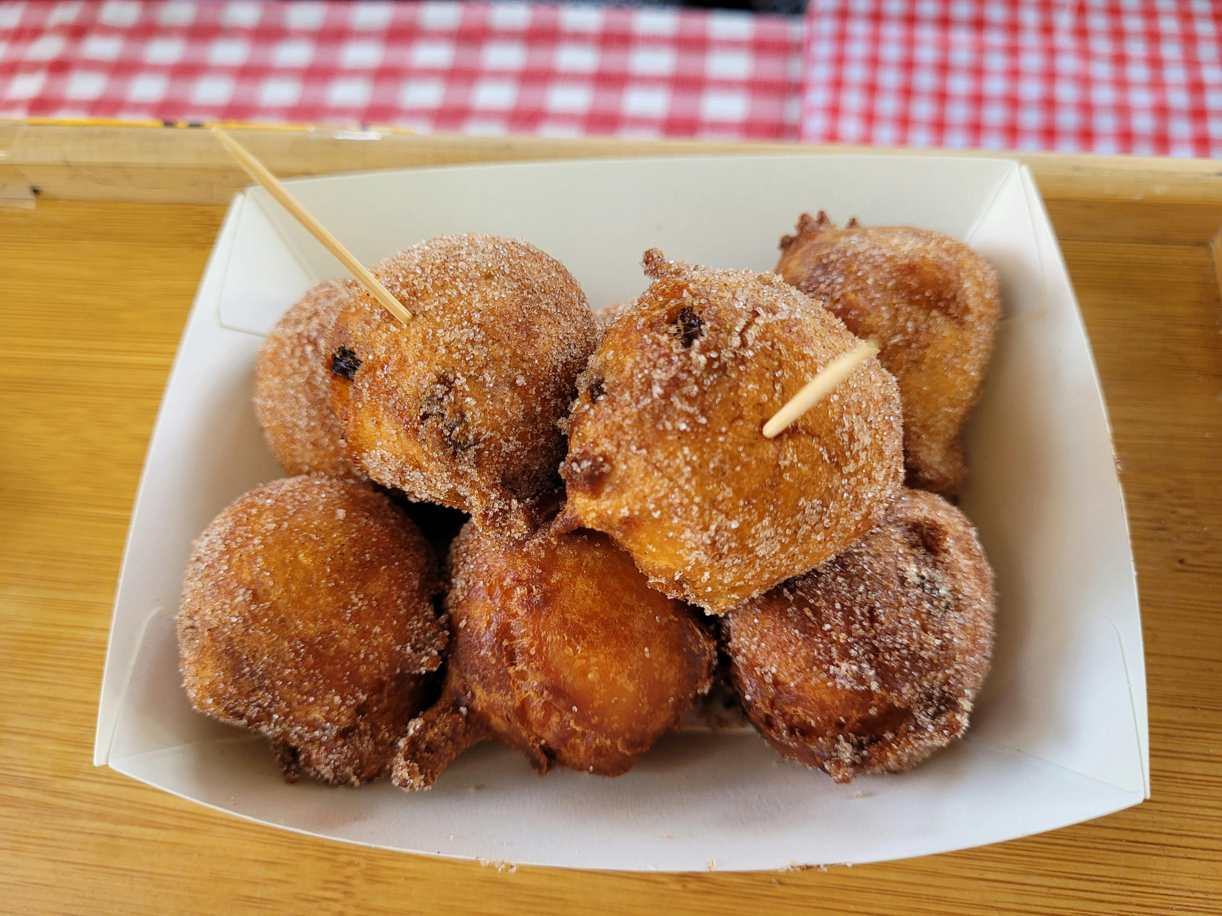 Italian Donuts with cinnamon and sugar