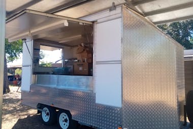 Mukan Food Trailer