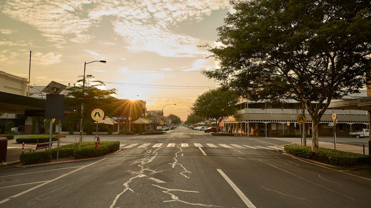 An image of the streets of Roma at sunrise