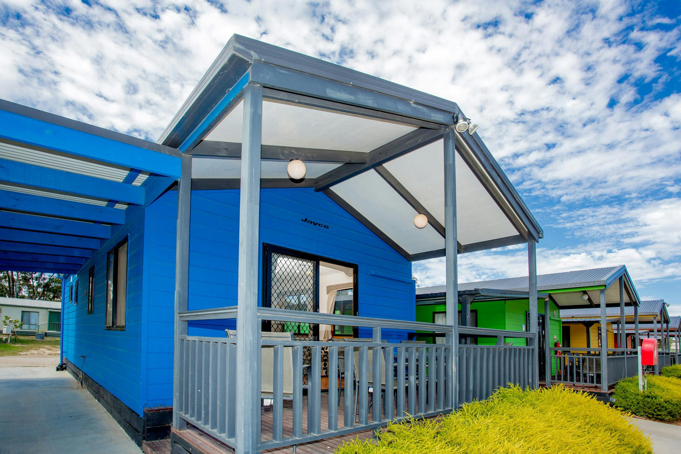 Family Cabin (Sleeps 7)