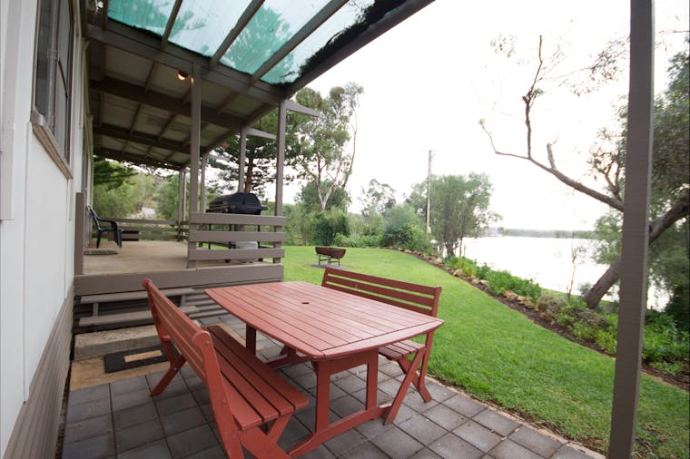 Aruma River House sleeps 12 guests