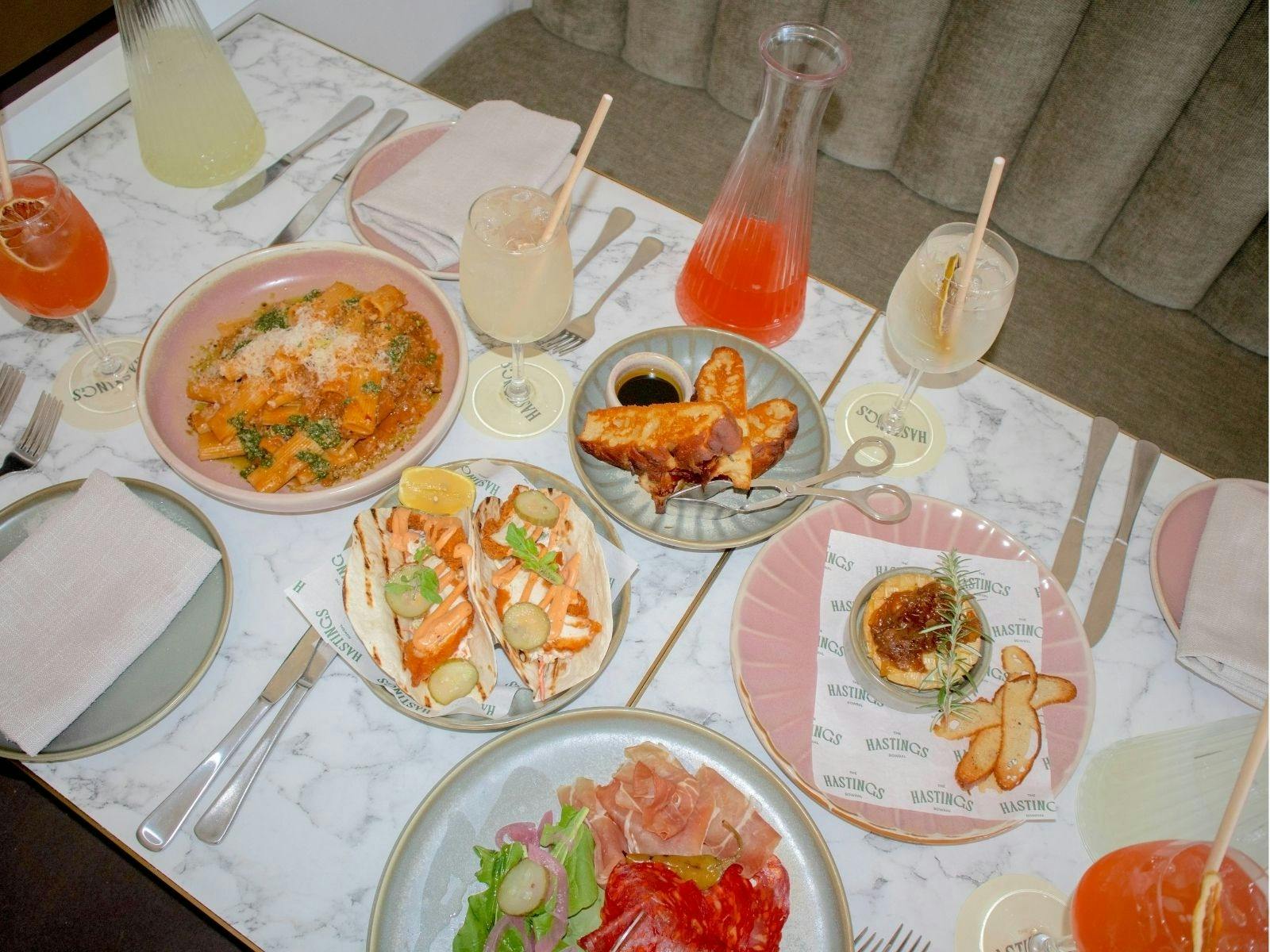 Outdoor table setting