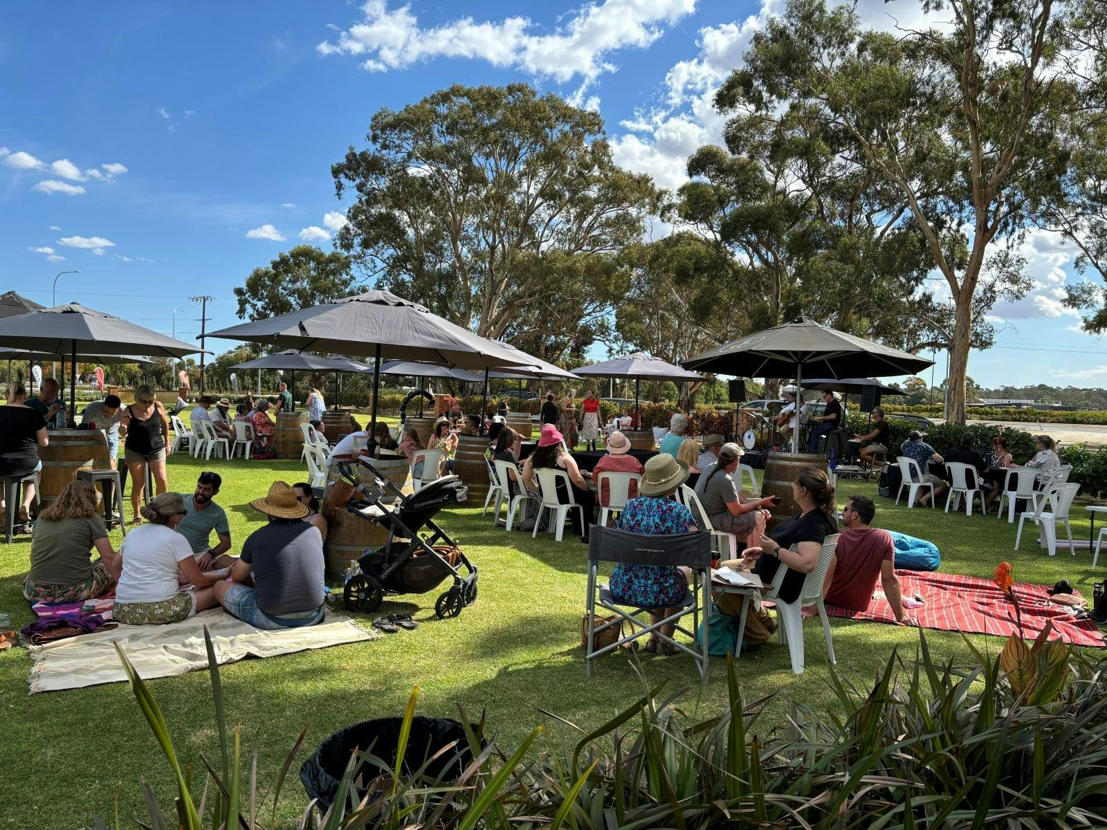 Live entertainment and food on the Greens