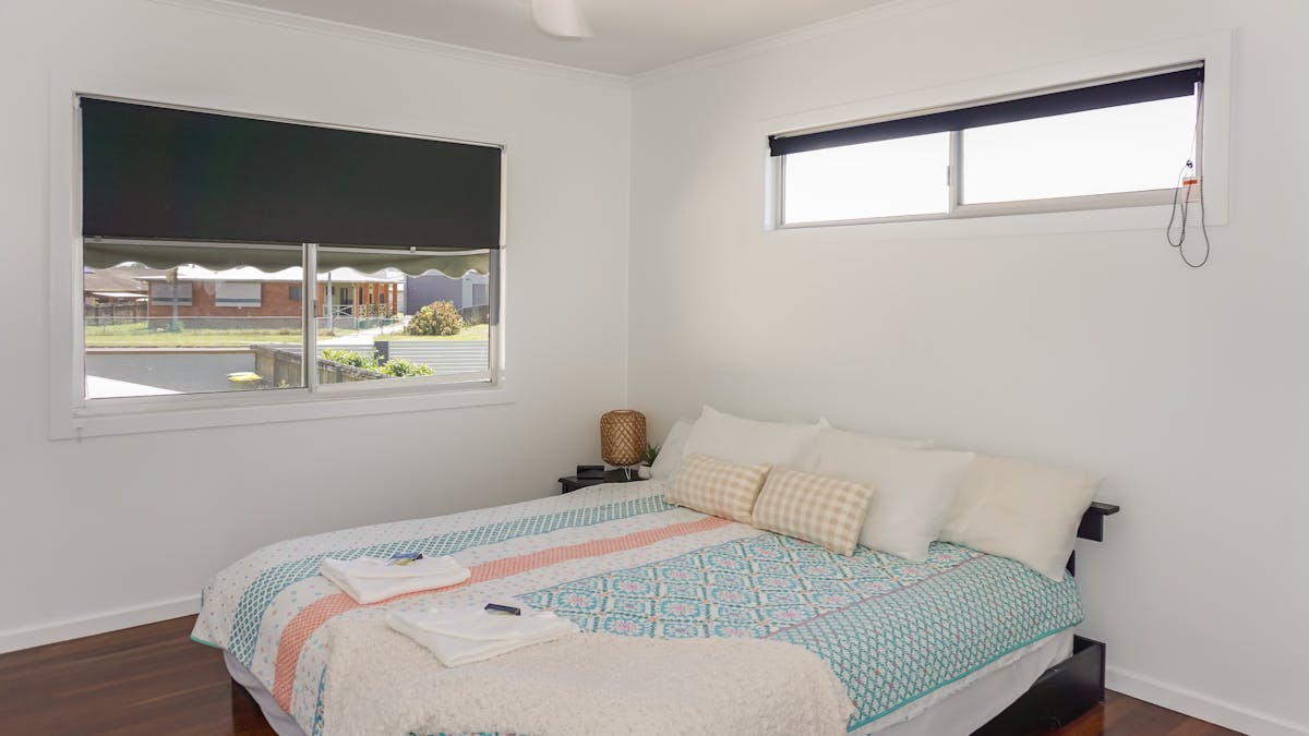 Main Bedroom - King Size Bed