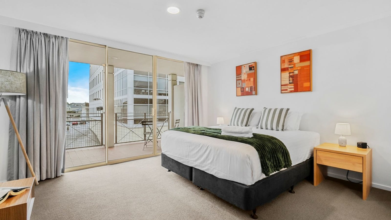 Main Bedroom King Bed with Ensuite and Seperate Deck