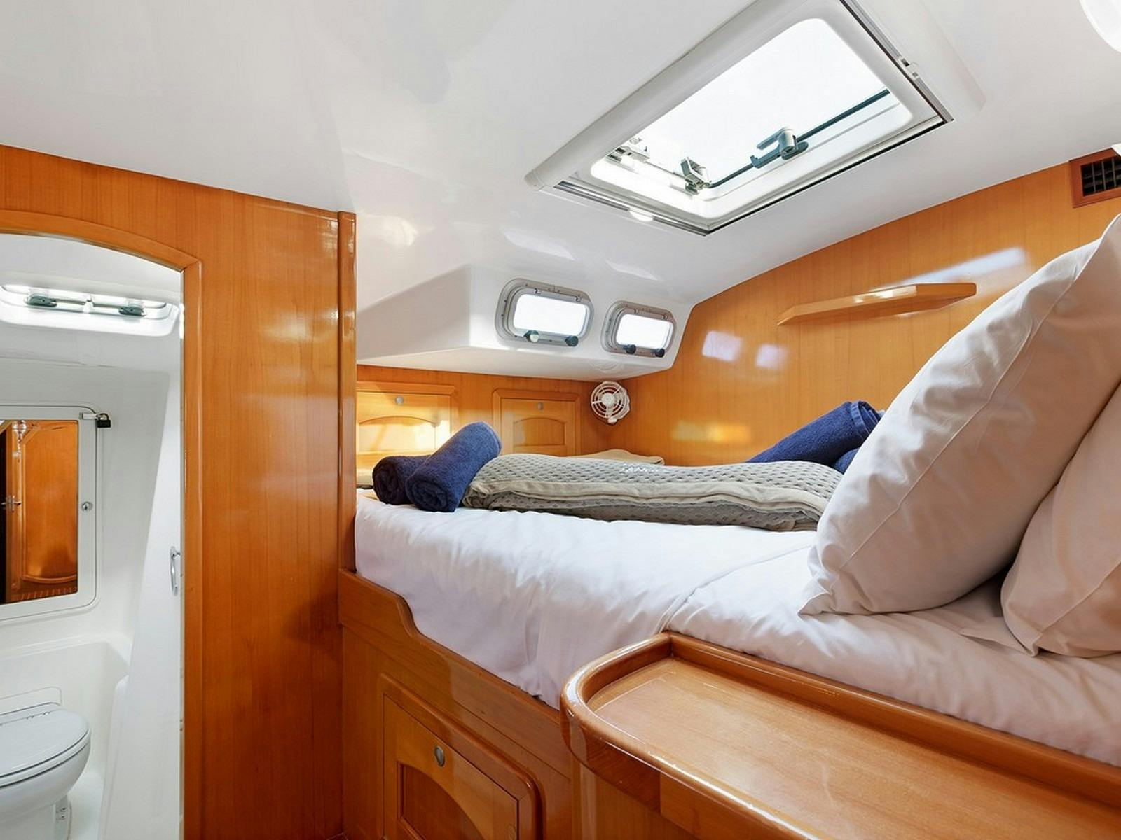 Port forward cabin with ensuite
