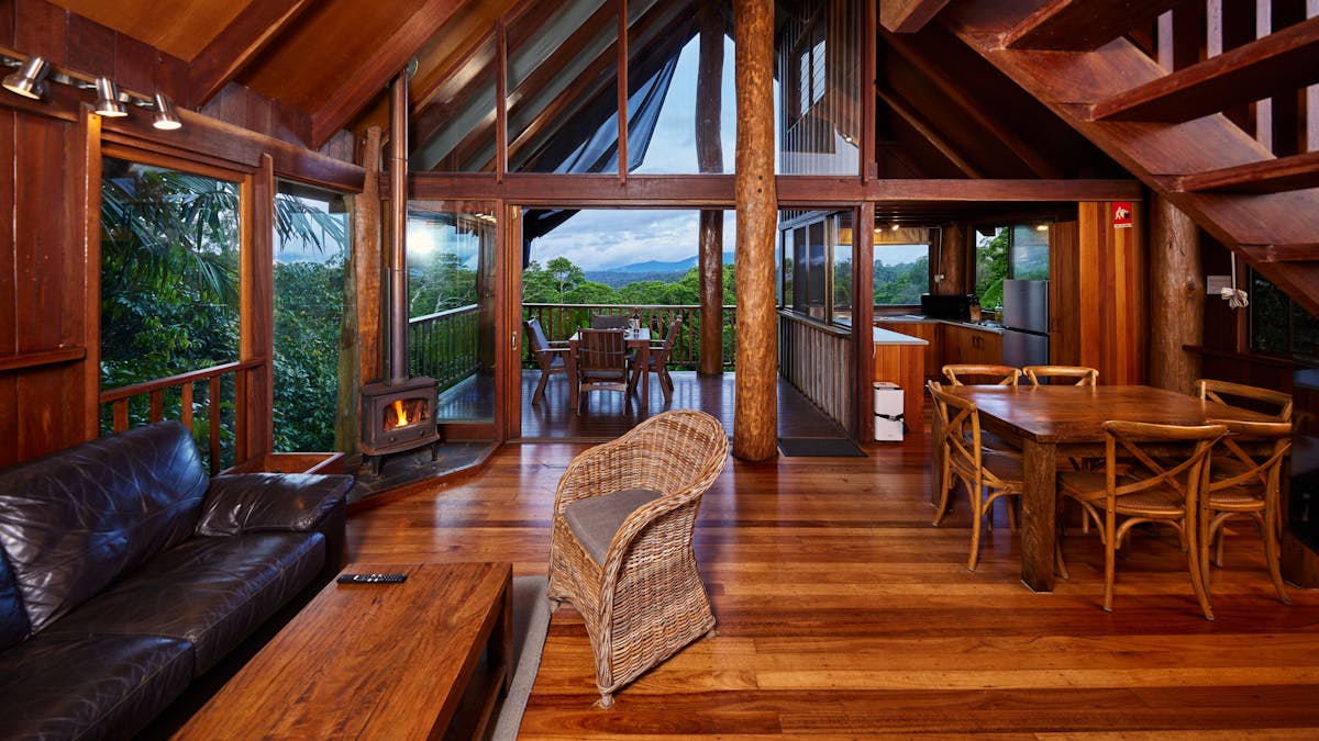 Two Bedroom Treehouse - Kitchen, lounge room and dining area overlooking the mountain