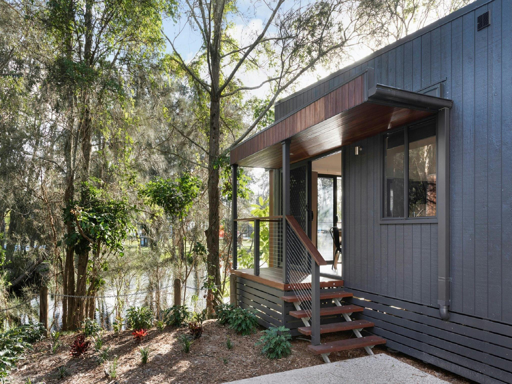 Superior Lakeside Two Bedroom Cabin