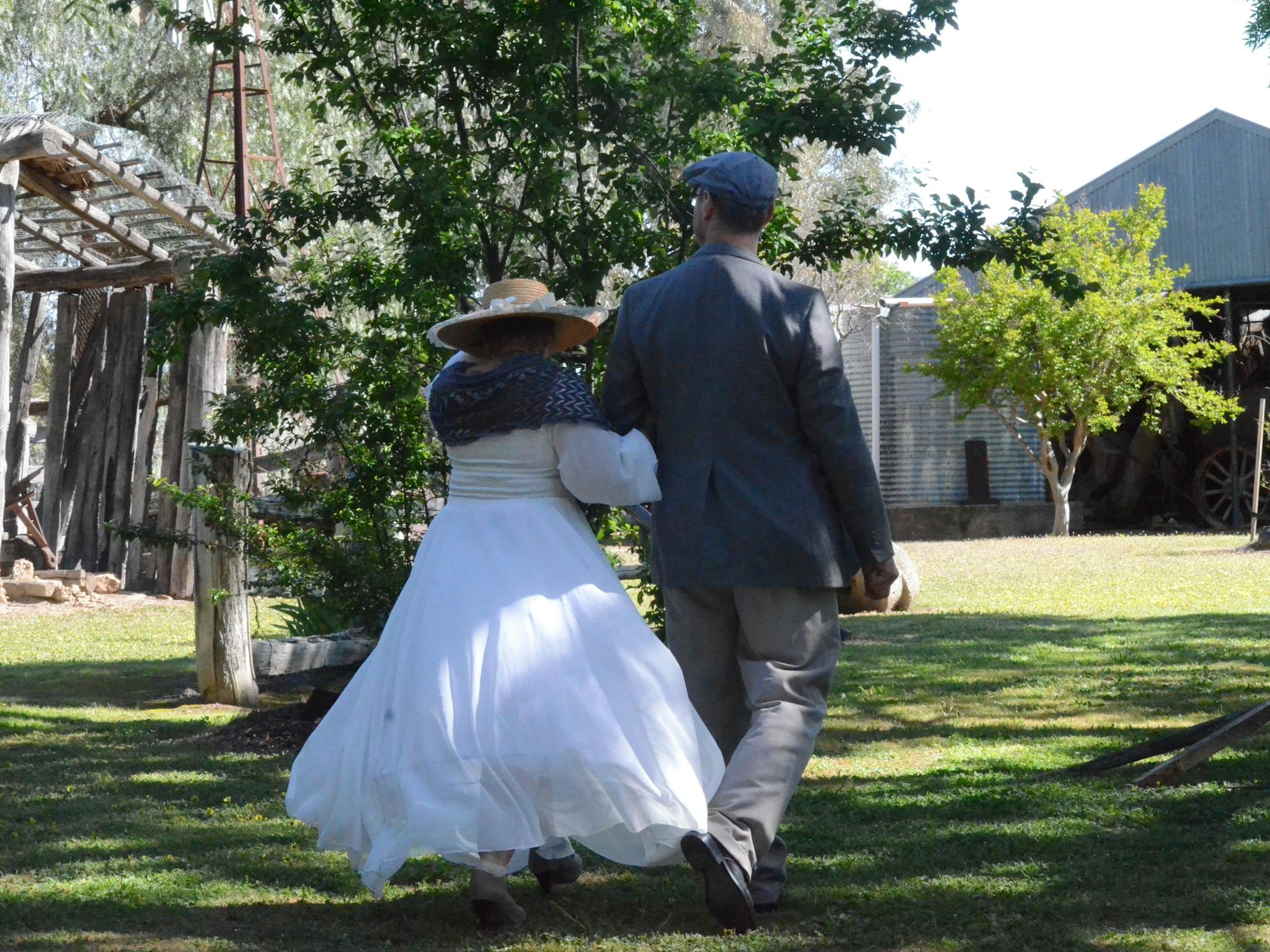 Strolling in the extensive grounds of the museum on a summers evening