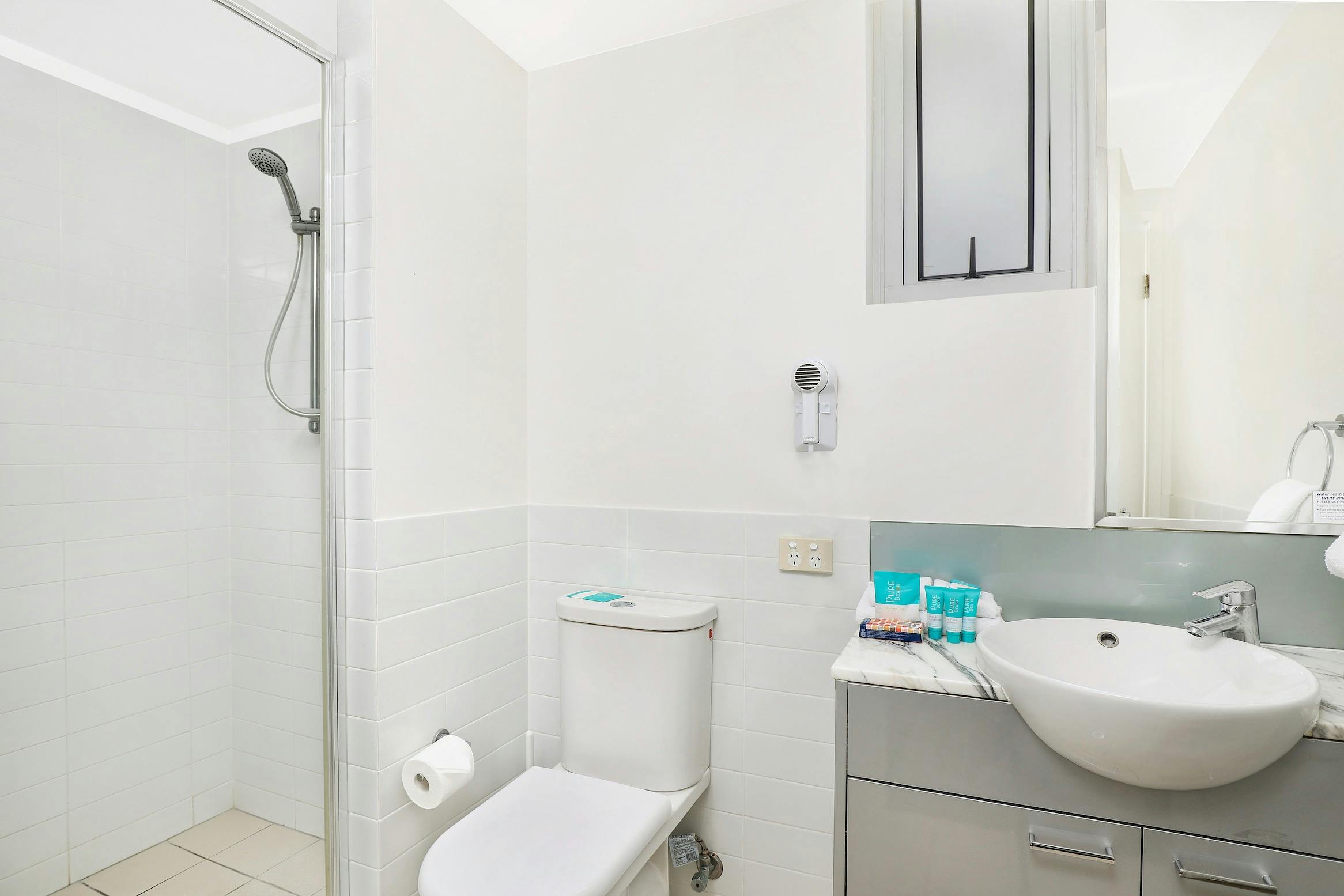 Fully self contained one bedroom apartments. Full kitchen with dishwasher and a sunny courtyard