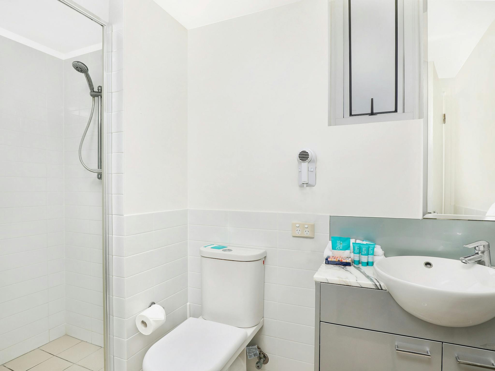 Fully self contained one bedroom apartments. Full kitchen with dishwasher and a sunny courtyard Fully self contained one bedroom apartments. Full kitchen with dishwasher and a sunny courtyard