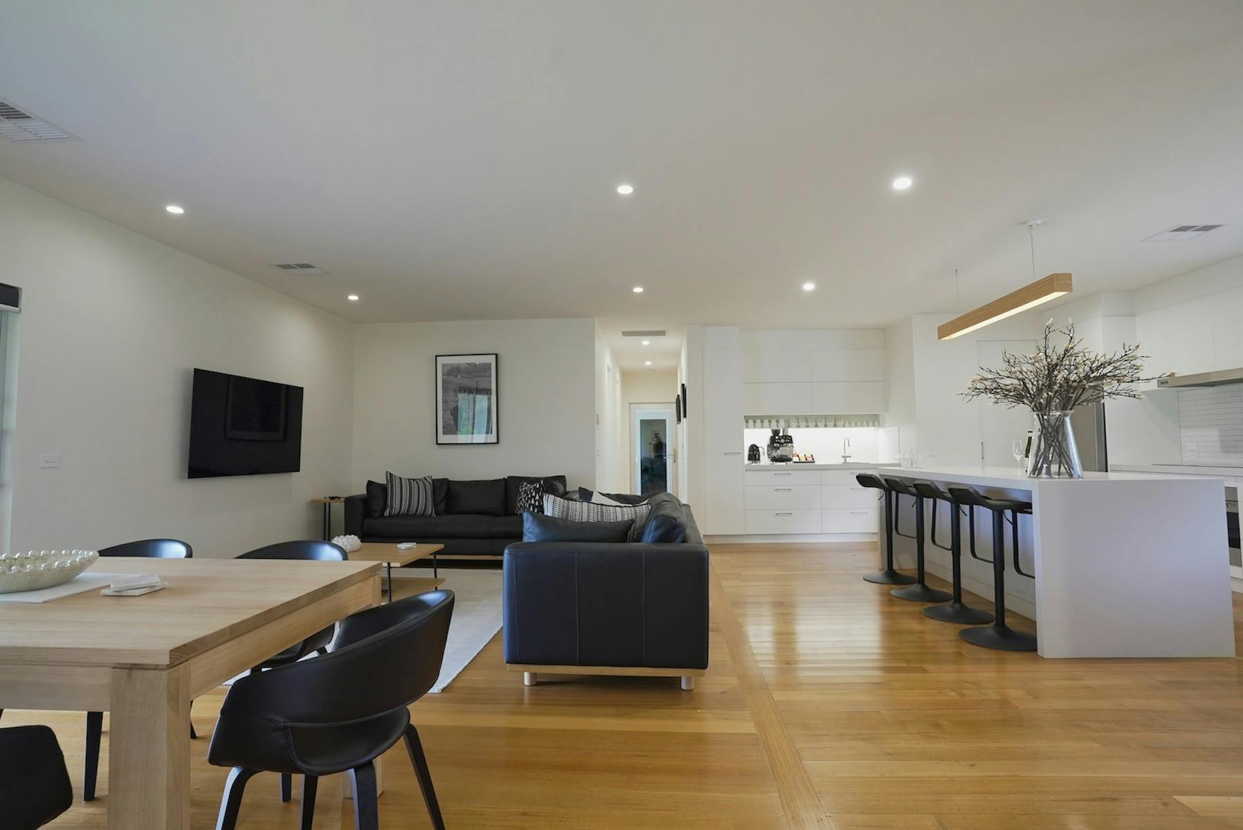 137 Stay at Chrismont Homestead, King Valley, Victoria's High Country