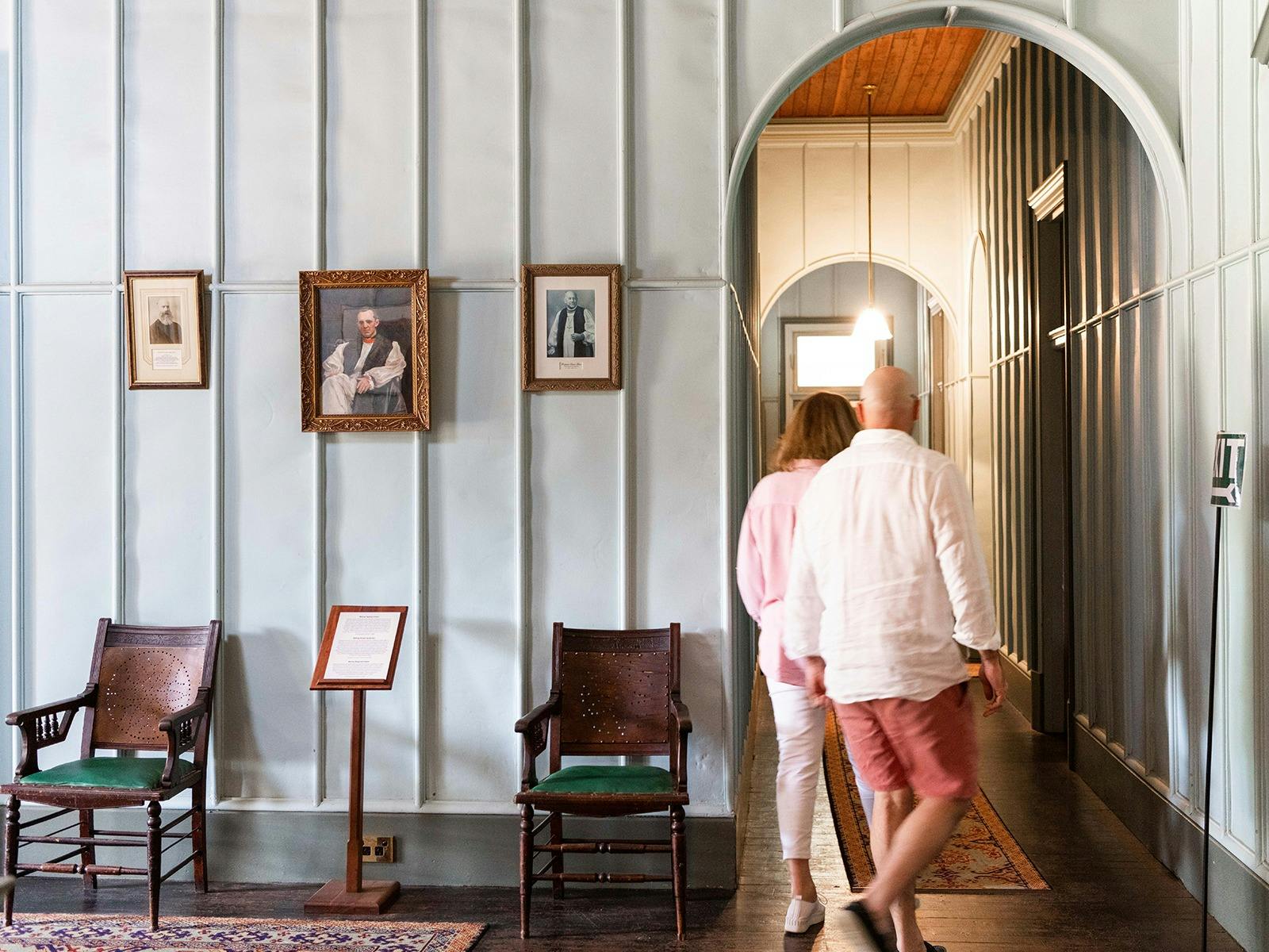 Private house tour with morning tea