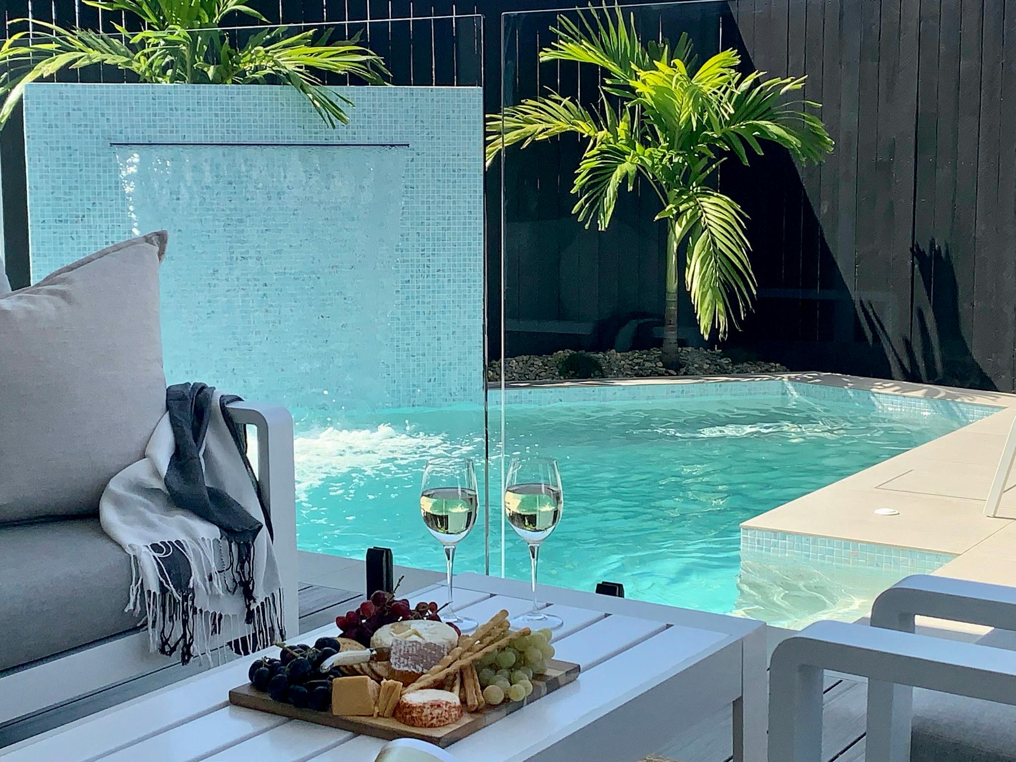 Pool Suite 3 Pool Suite 3