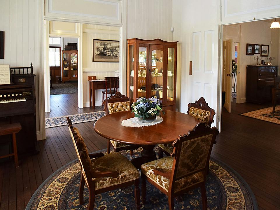 Ringsfield House - Parlor