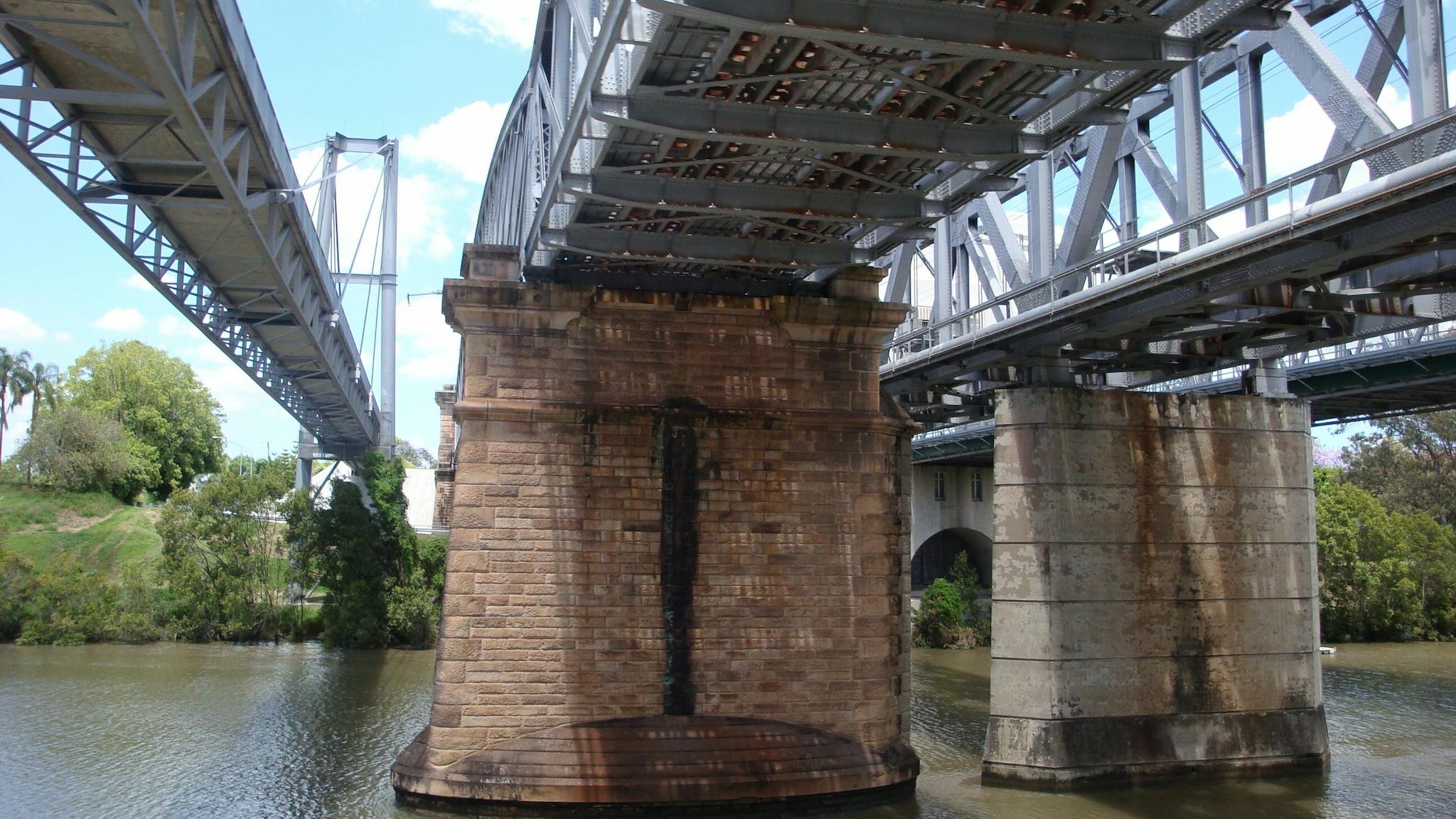 Lady Brisbane cruising to the Bremer River