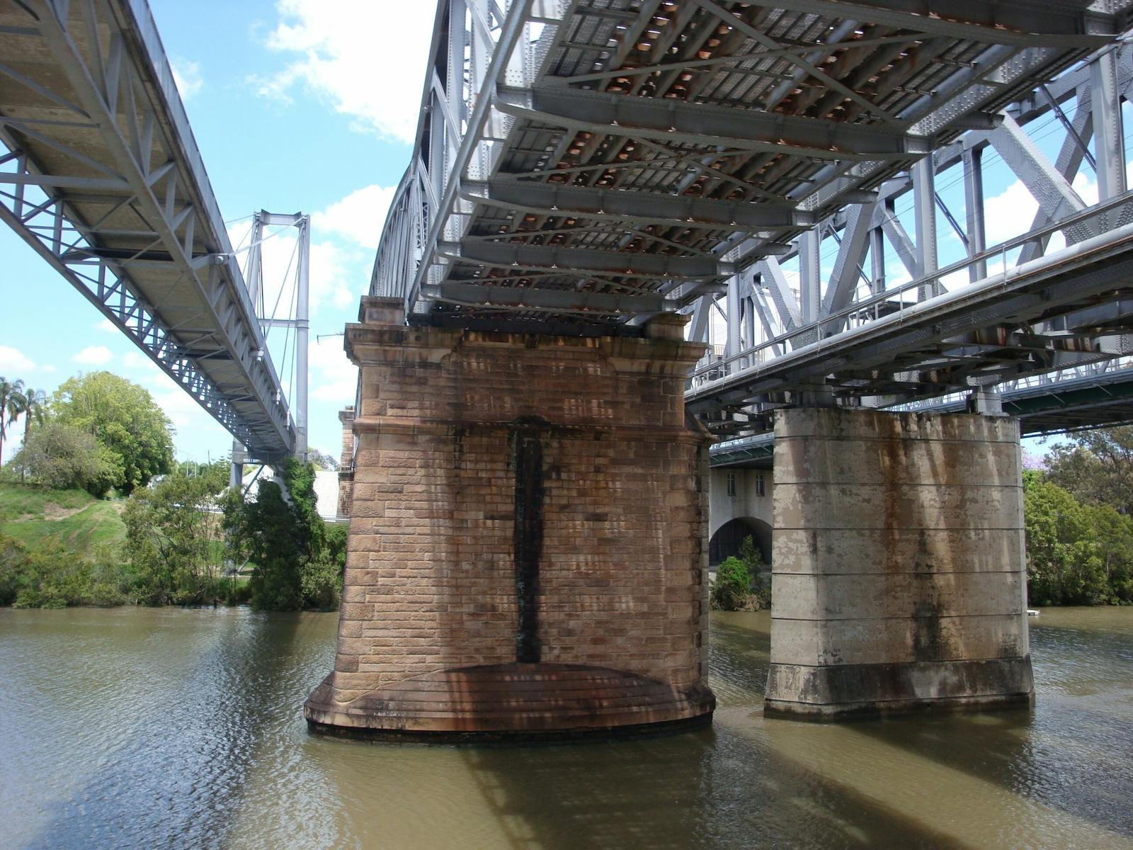 Lady Brisbane cruising to the Bremer River