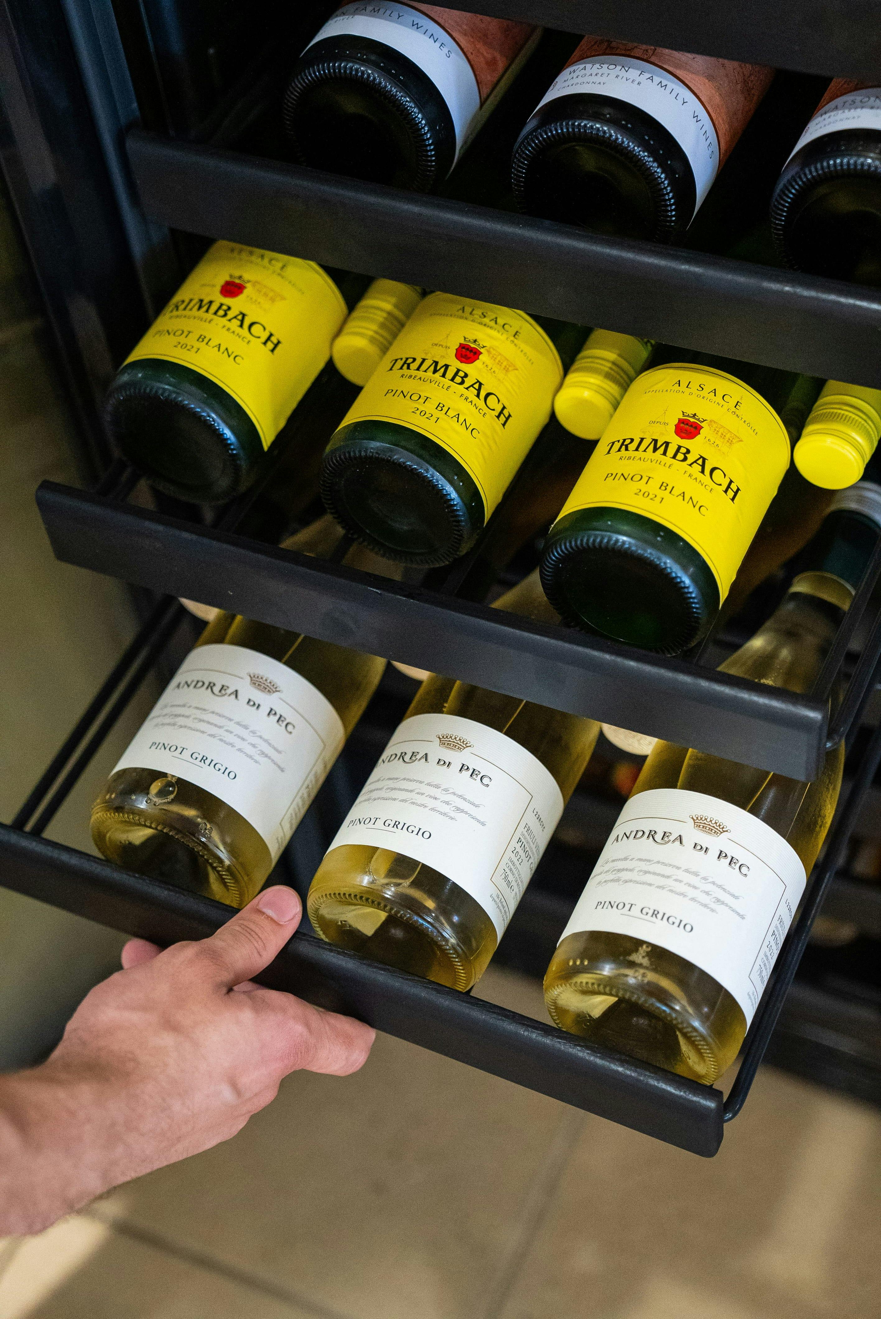 Six Beaches Fish Grill & Bar