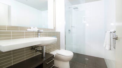 Abode Woden guest room ensuite
