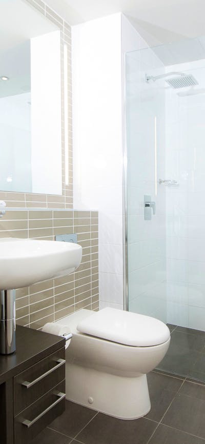 Abode Woden guest room ensuite