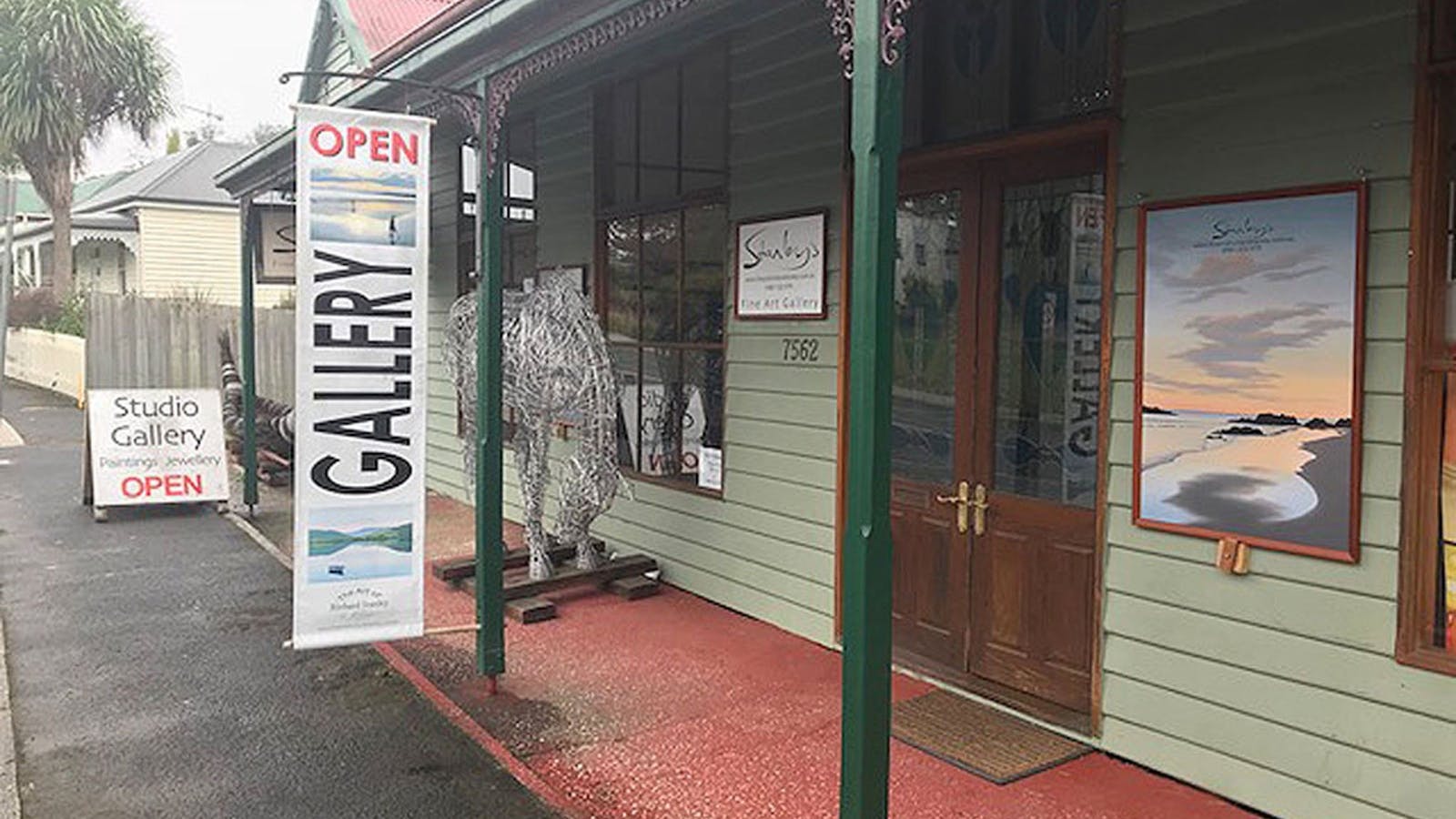 Street View of the front of Stanley's Art Gallery
