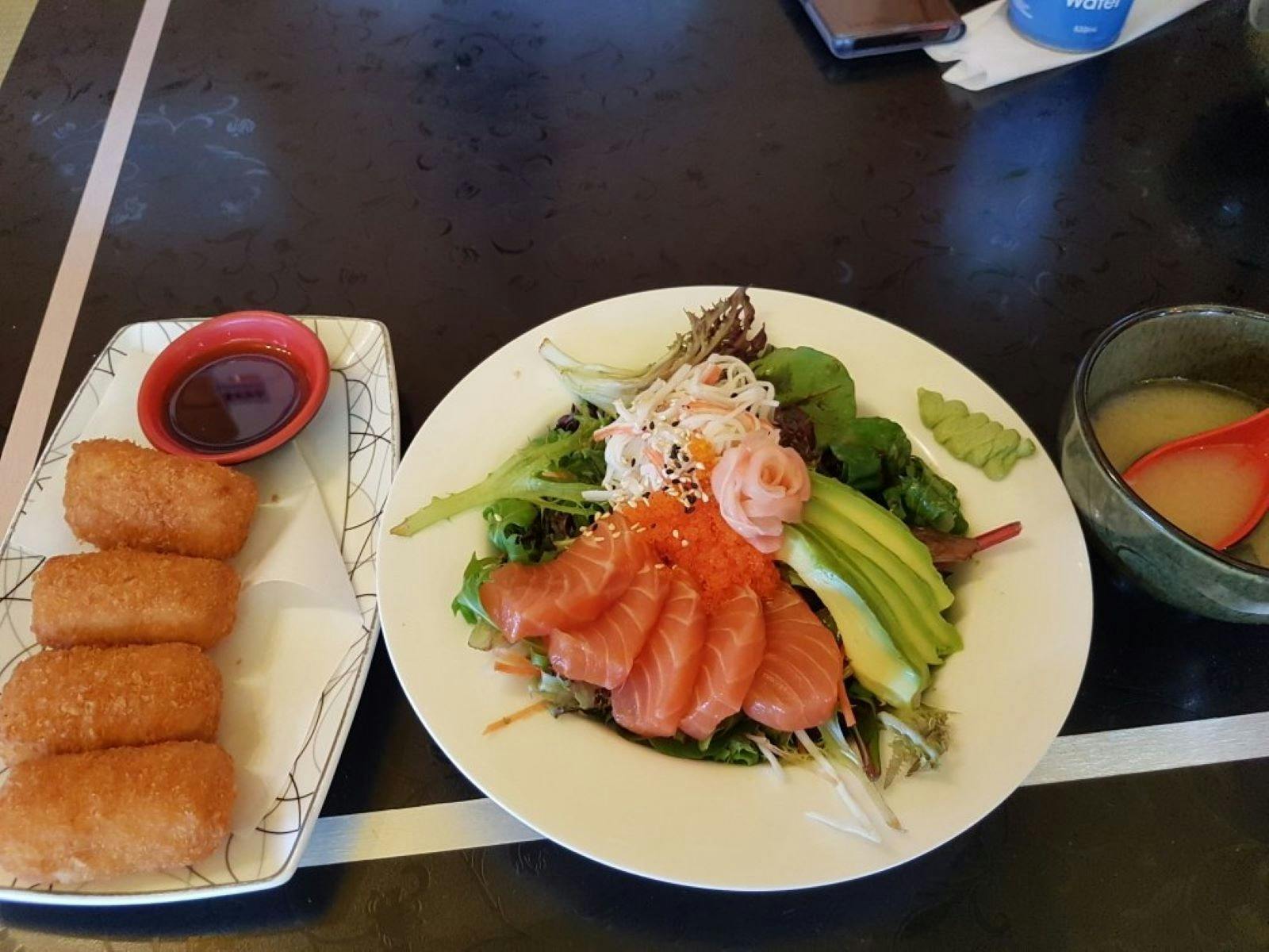 Moon's Fresh Sushi - Shellharbour