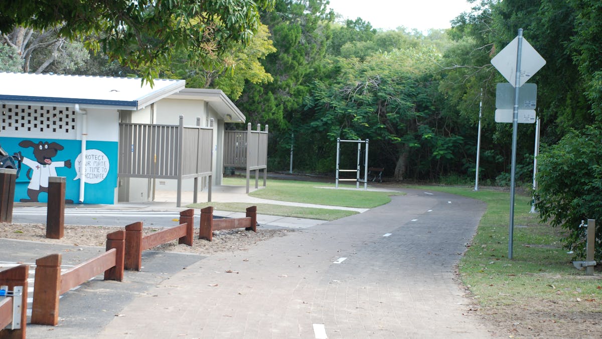photo showing Recreation Pathway and public toilets near Dayman Park