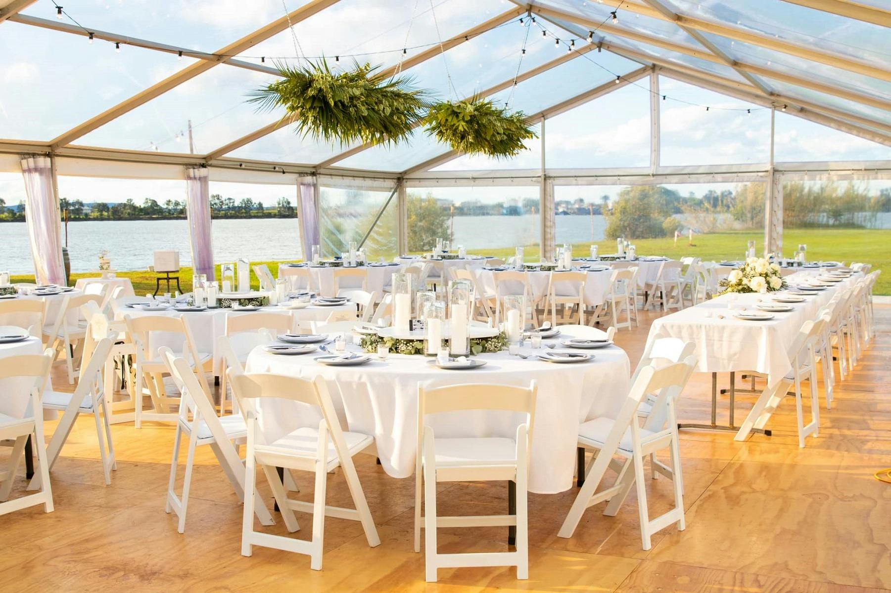 ウィンヤビー・ハウス・ウェディングが始まる