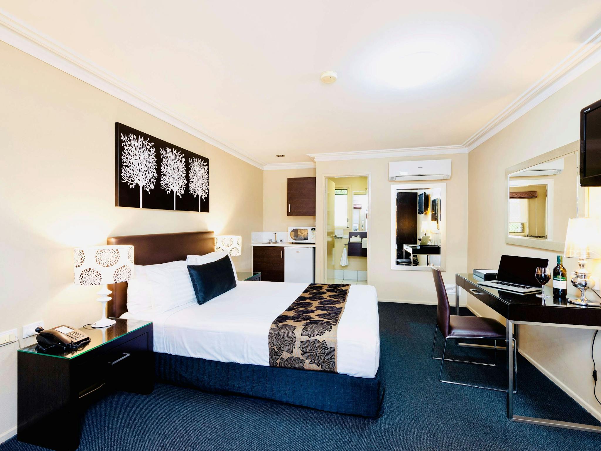 Executive Queen Room Executive Queen Room