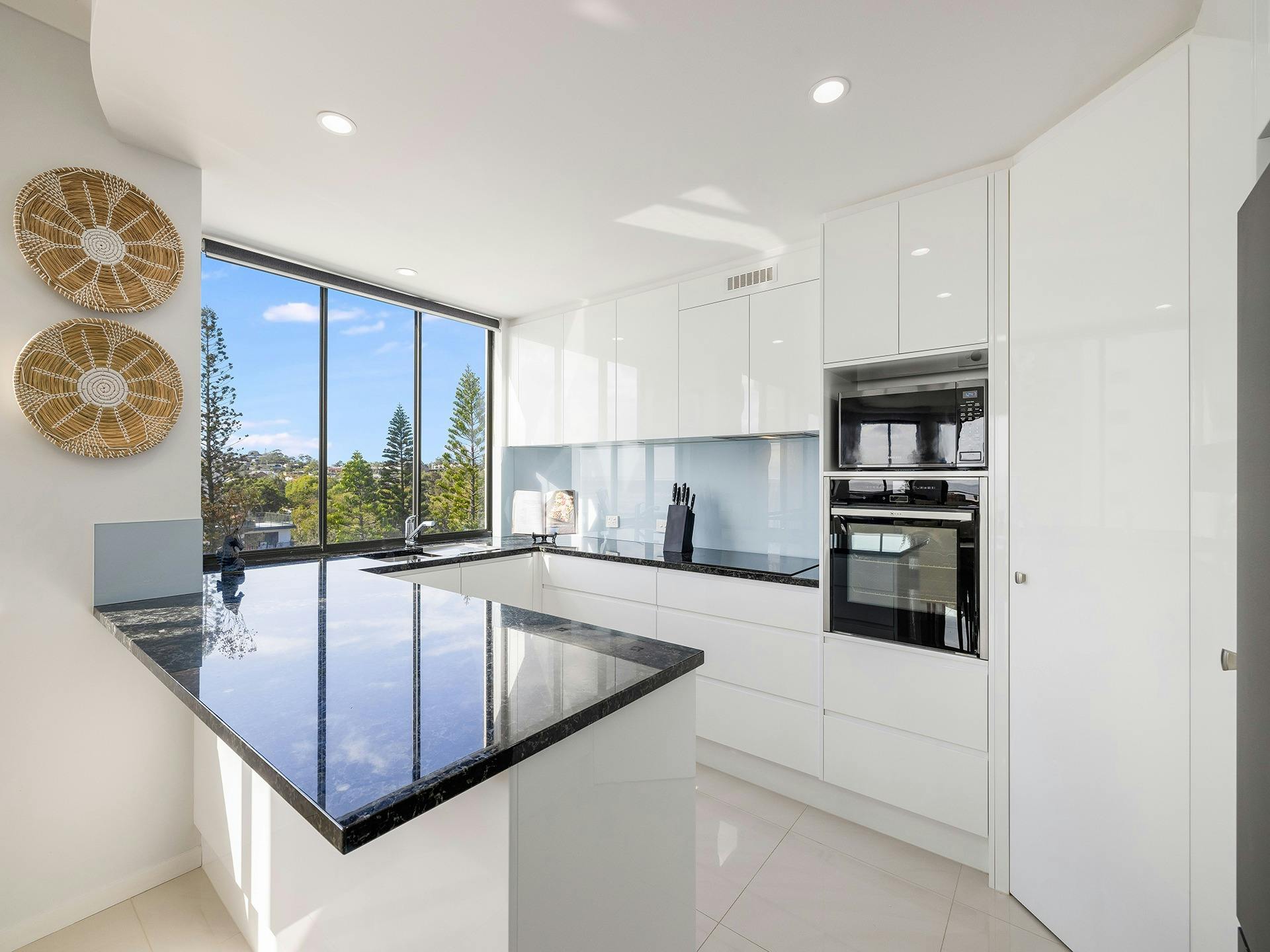 Meridian Alex Beach - Kitchen