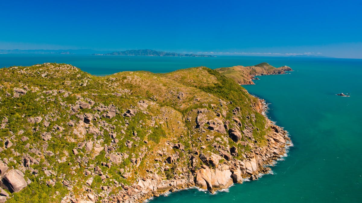 Cape Cleveland Scenic Flight