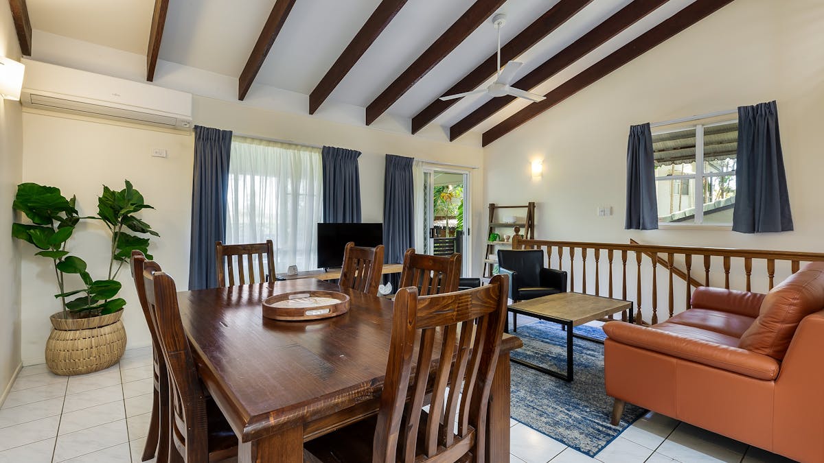 lounge dinning 2 Bedroom