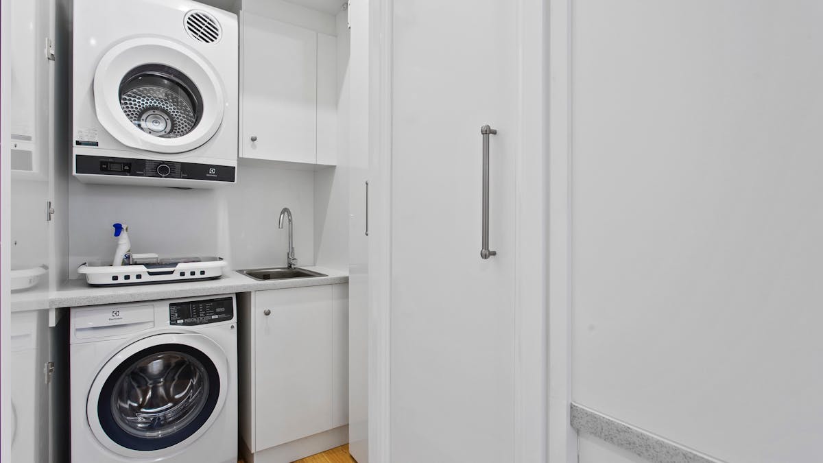 Sierra Cottage - Laundry