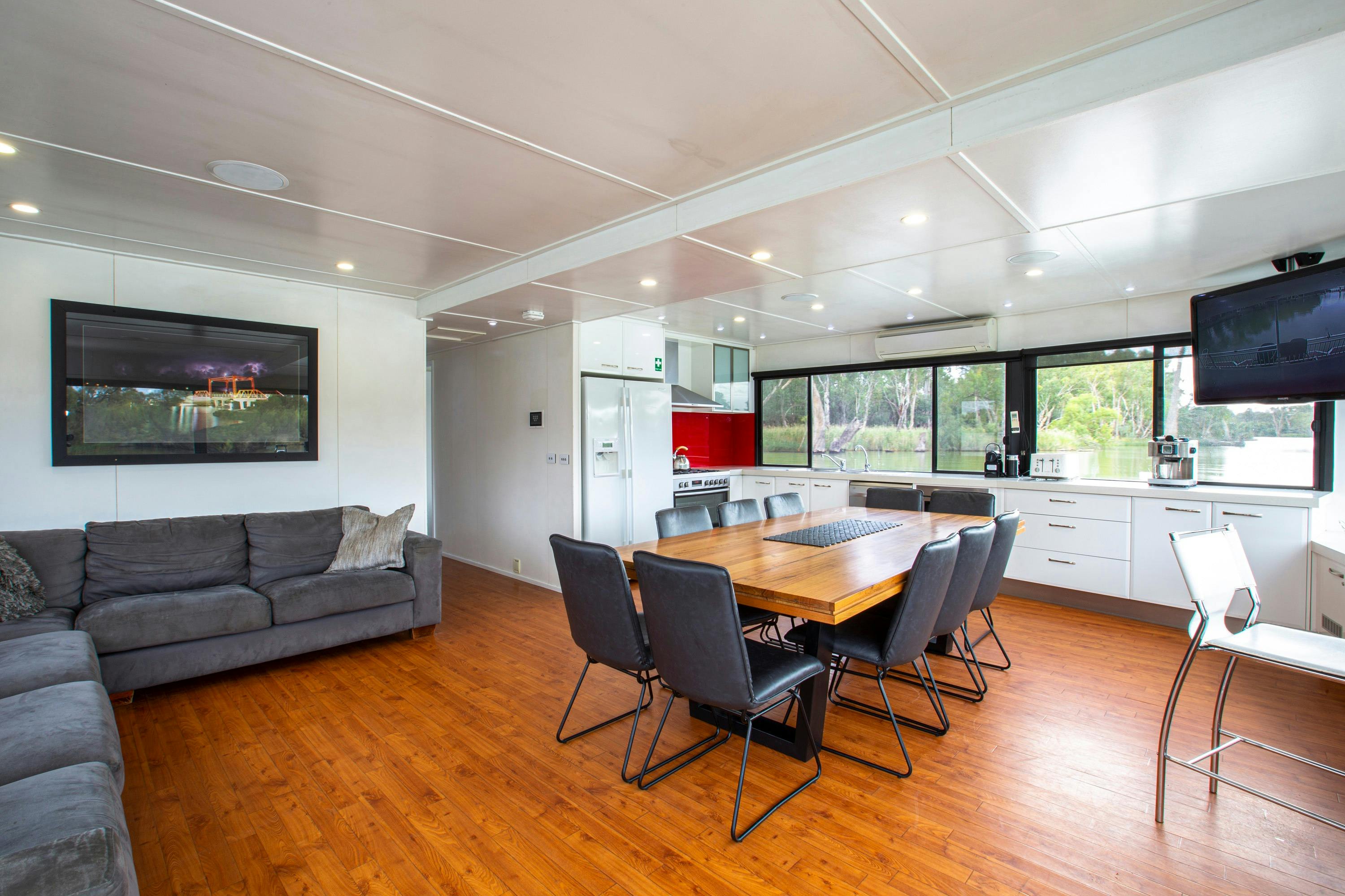 Extreme Indulgence - Living area