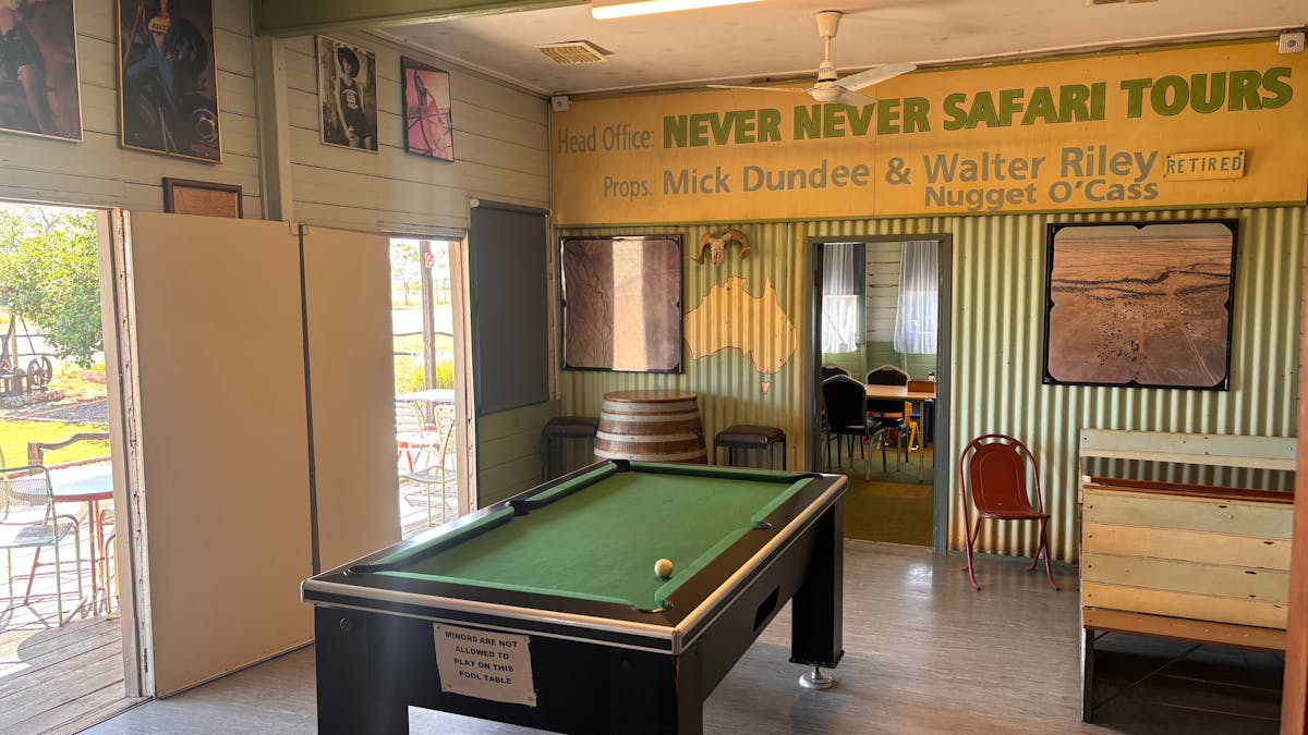 Walkabout Creek Hotel