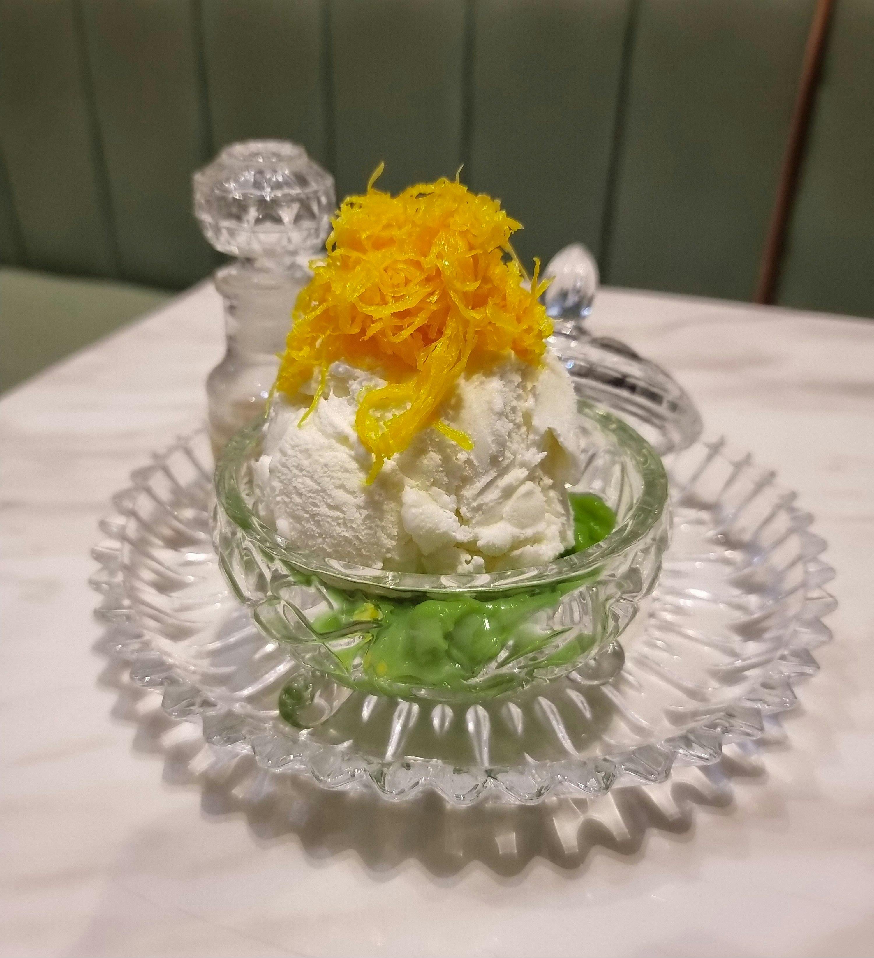 Coconut ice-cream  Lodchong