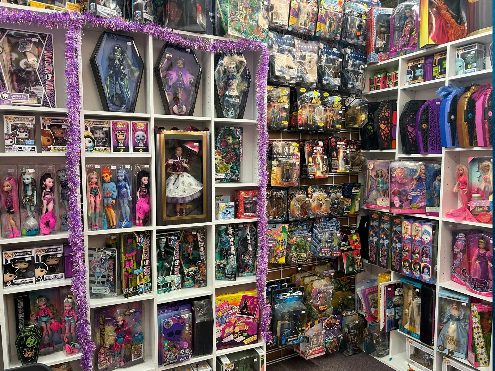 Doll shelves