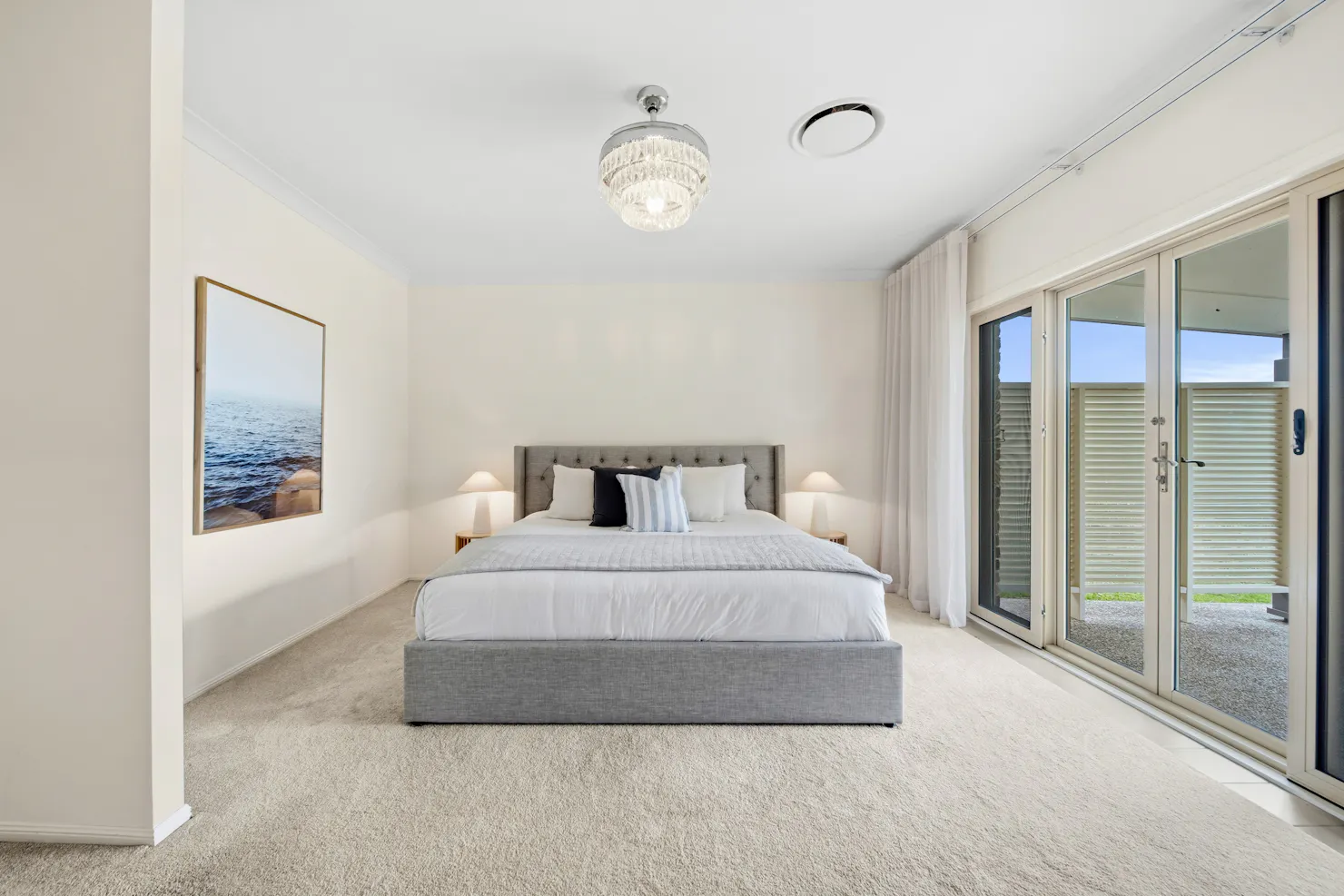 Coastview Manor main bedroom