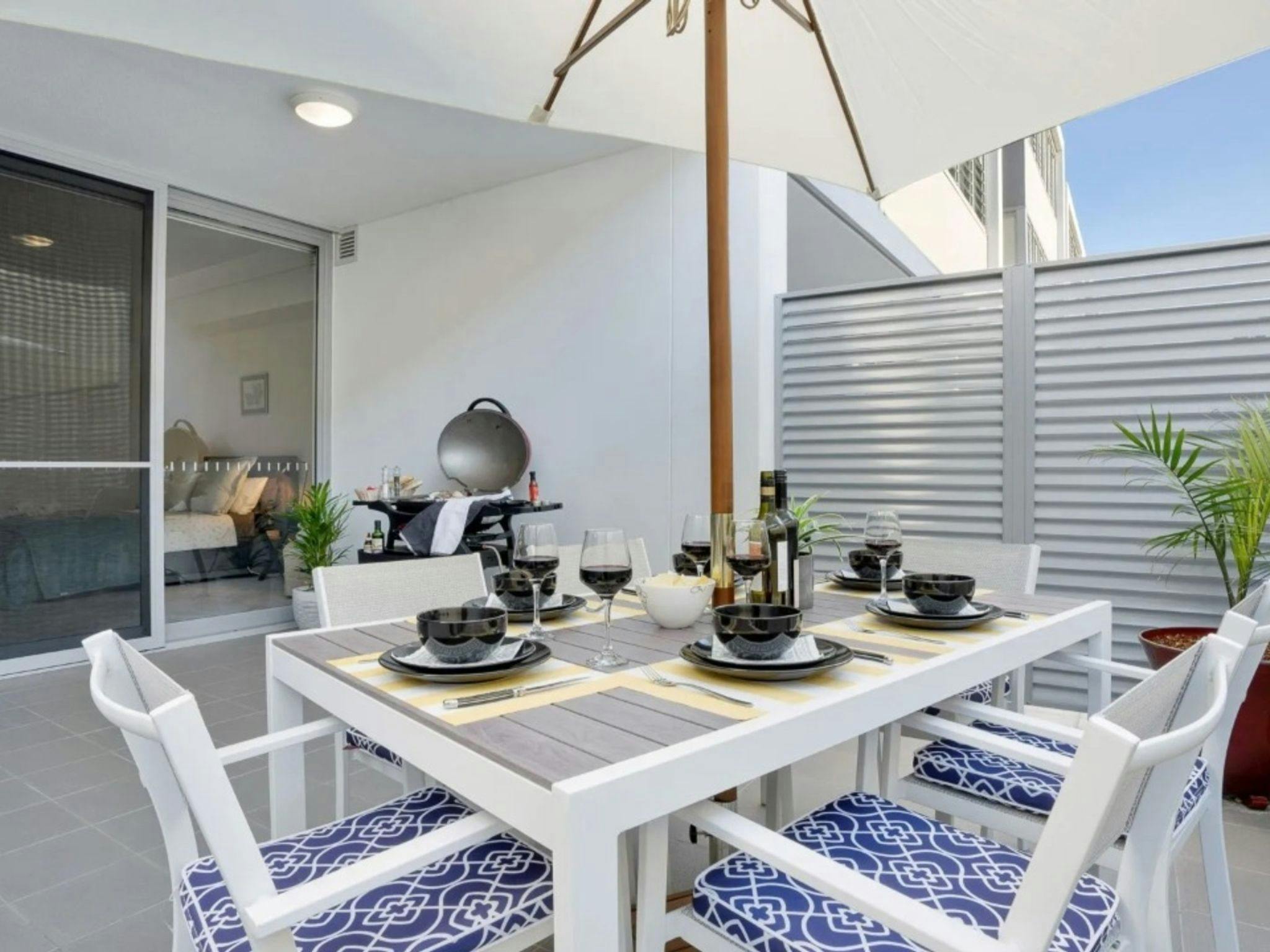 冲浪海滩上的激流